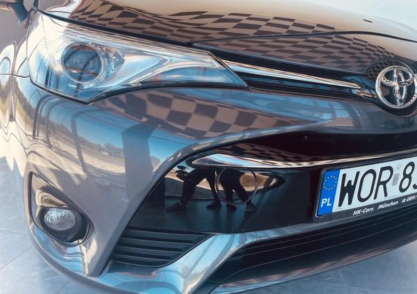 Toyota Avensis cena 48900 przebieg: 231757, rok produkcji 2016 z Jordanów małe 92